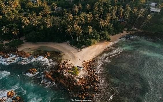 Hiriketiya Beach Surfing